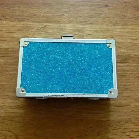 Sparkly blue and silver butterfly mini trunk - Picture 2 of 3